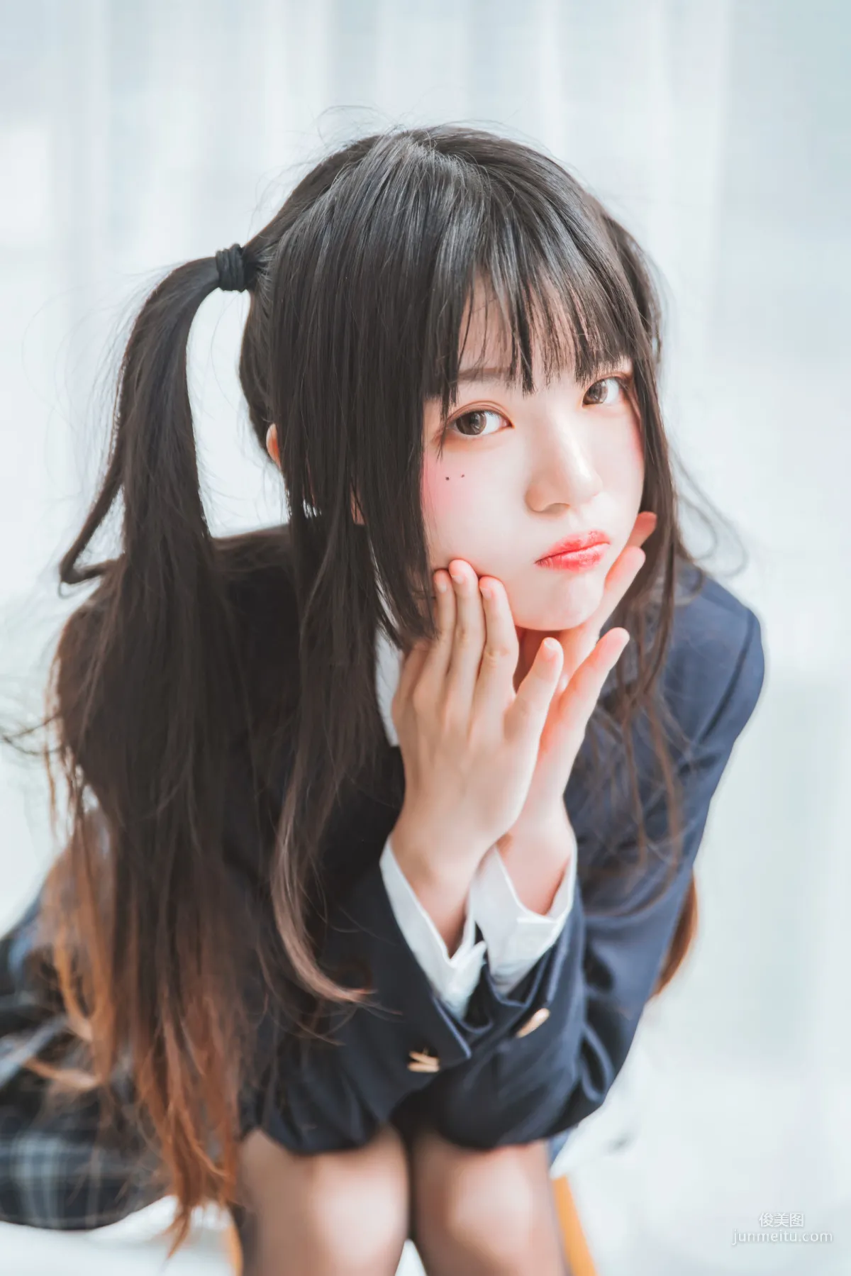 桜桃喵《冬季制服絲秀》 [COSPLAY美女] 寫真集 43