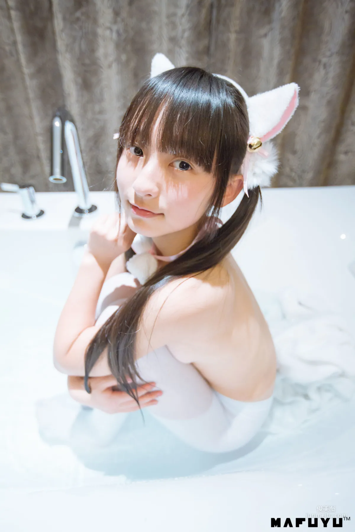 神楽坂真冬《Reimu貓娘系列2》 [COSPLAY美女] 寫真集 35
