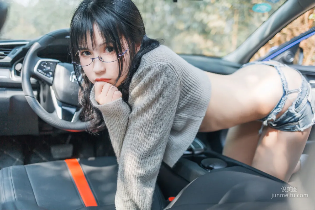 逐月su《車内篇》 [COSPLAY美少女] 寫真集 16