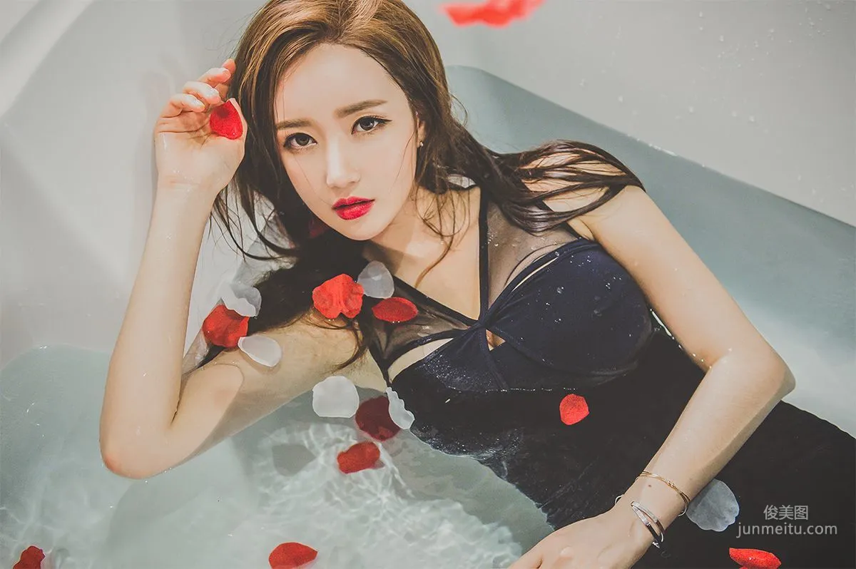 李妍靜《絕美氣質女神5》韓國美女寫真集 39