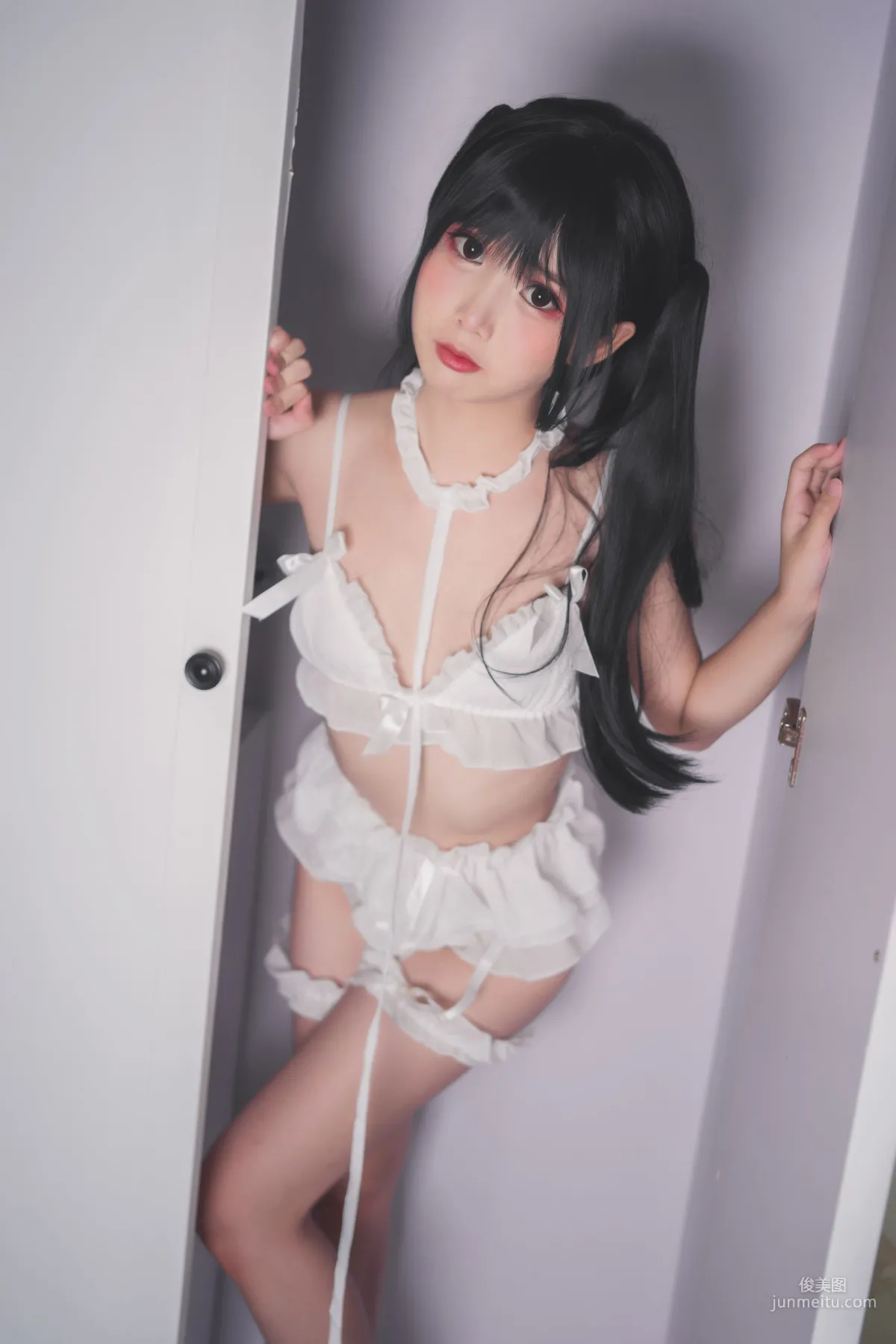 面餅仙兒《腦内少女 白内衣》 [福利COSPLAY] 寫真集 17