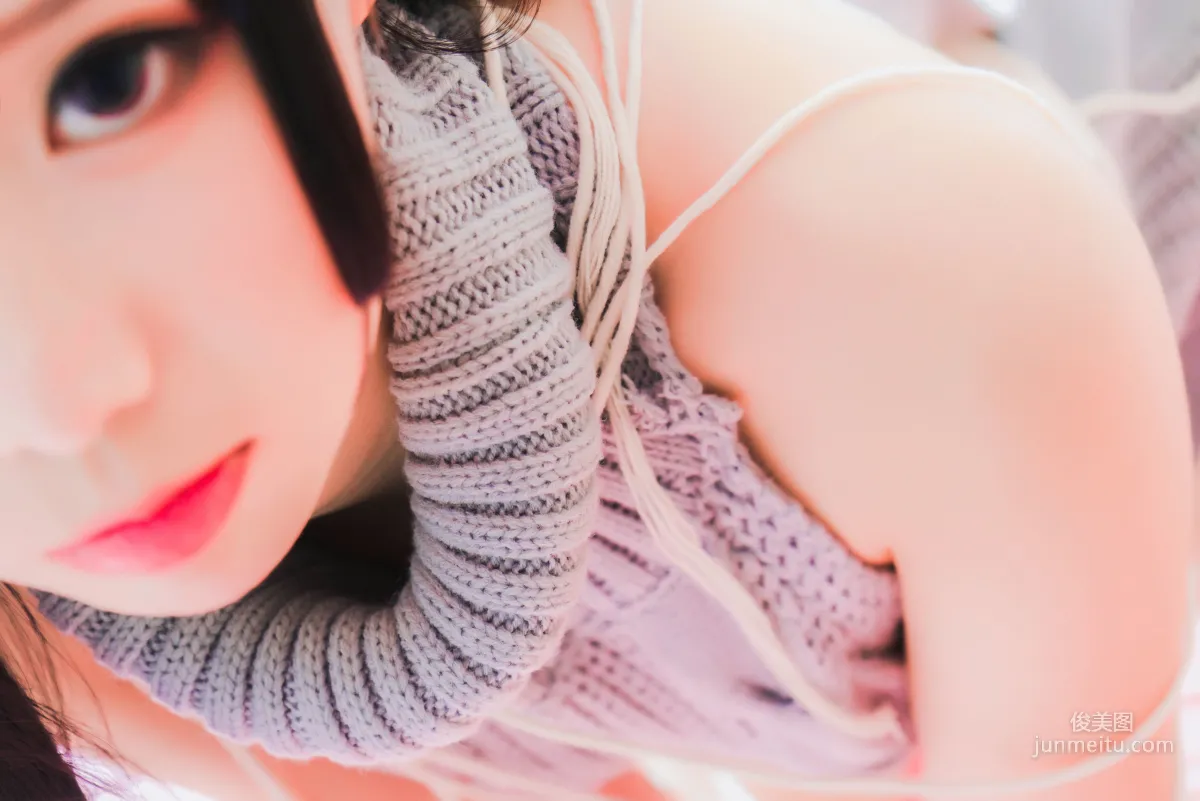 面饼仙儿《露背毛衣！！》 [福利COSPLAY] 写真集26