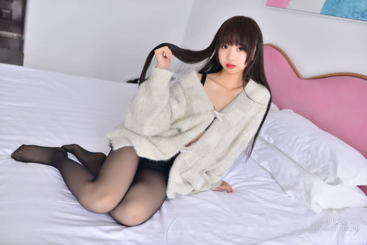 COSER雪琪SAMA《毛衣少女》 [福利COSPLAY] 寫真集 12
