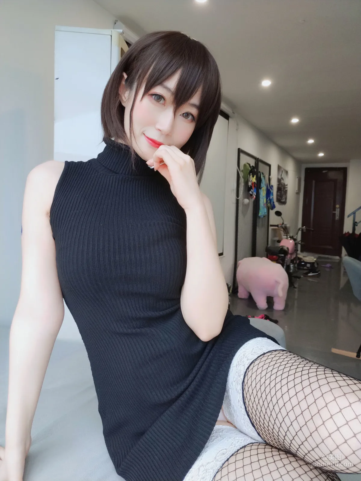 COSER白銀81《黑色包臀裙》 [COSPLAY少女] 寫真集 25