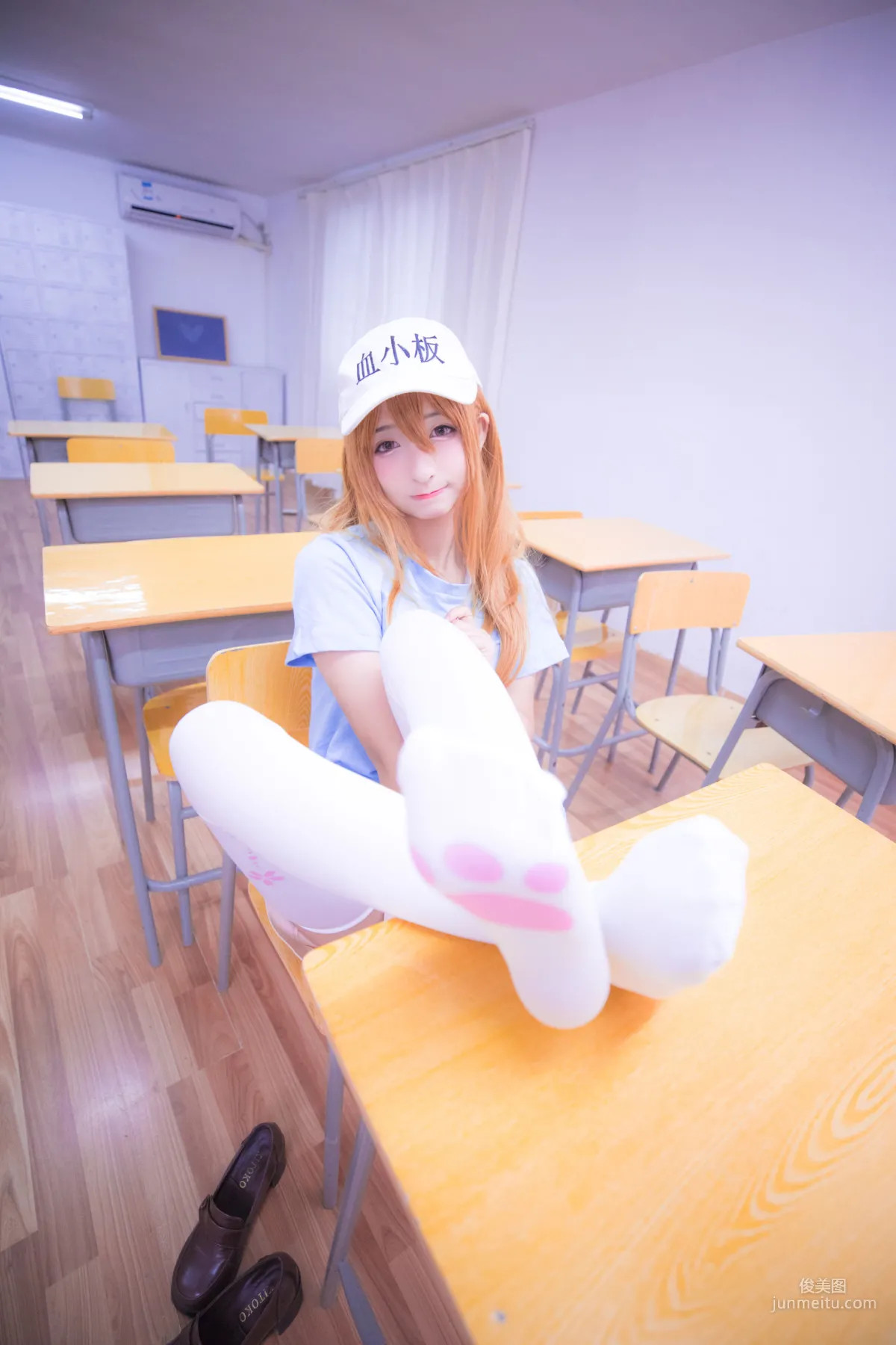 神楽坂真冬《血小闆》 [COSPLAY少女] 寫真集 18