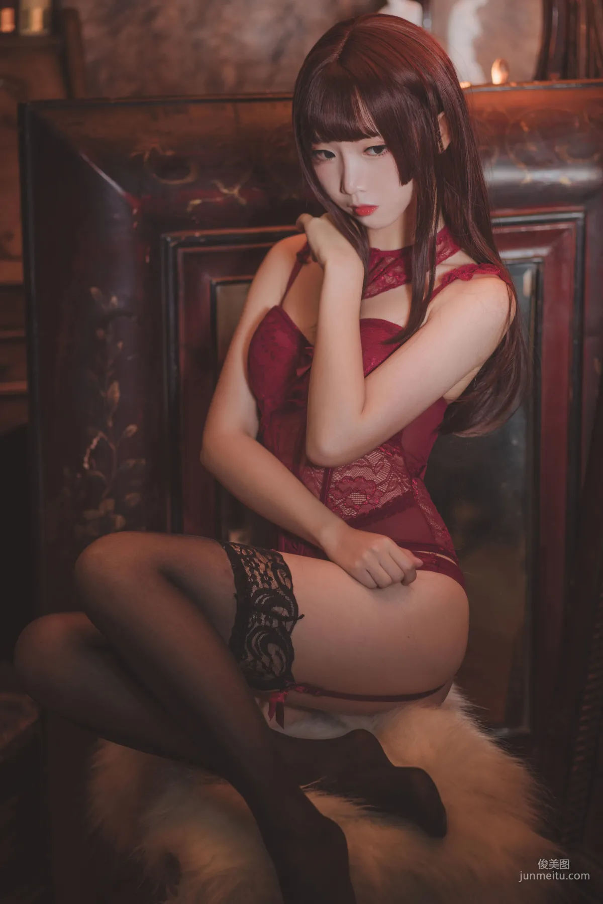 面餅仙兒《腦内少女+紅色束衣》 [福利COSPLAY] 寫真集 2