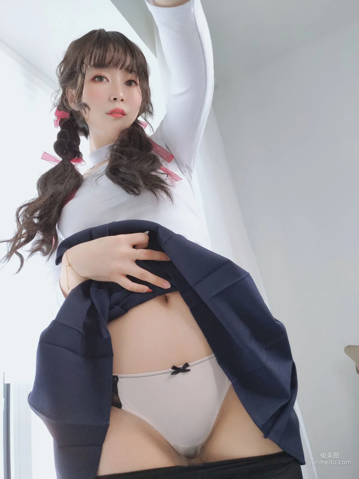 白銀81《鄰家大姐姐的黑絲1》 [COSPLAY少女] 寫真集 27