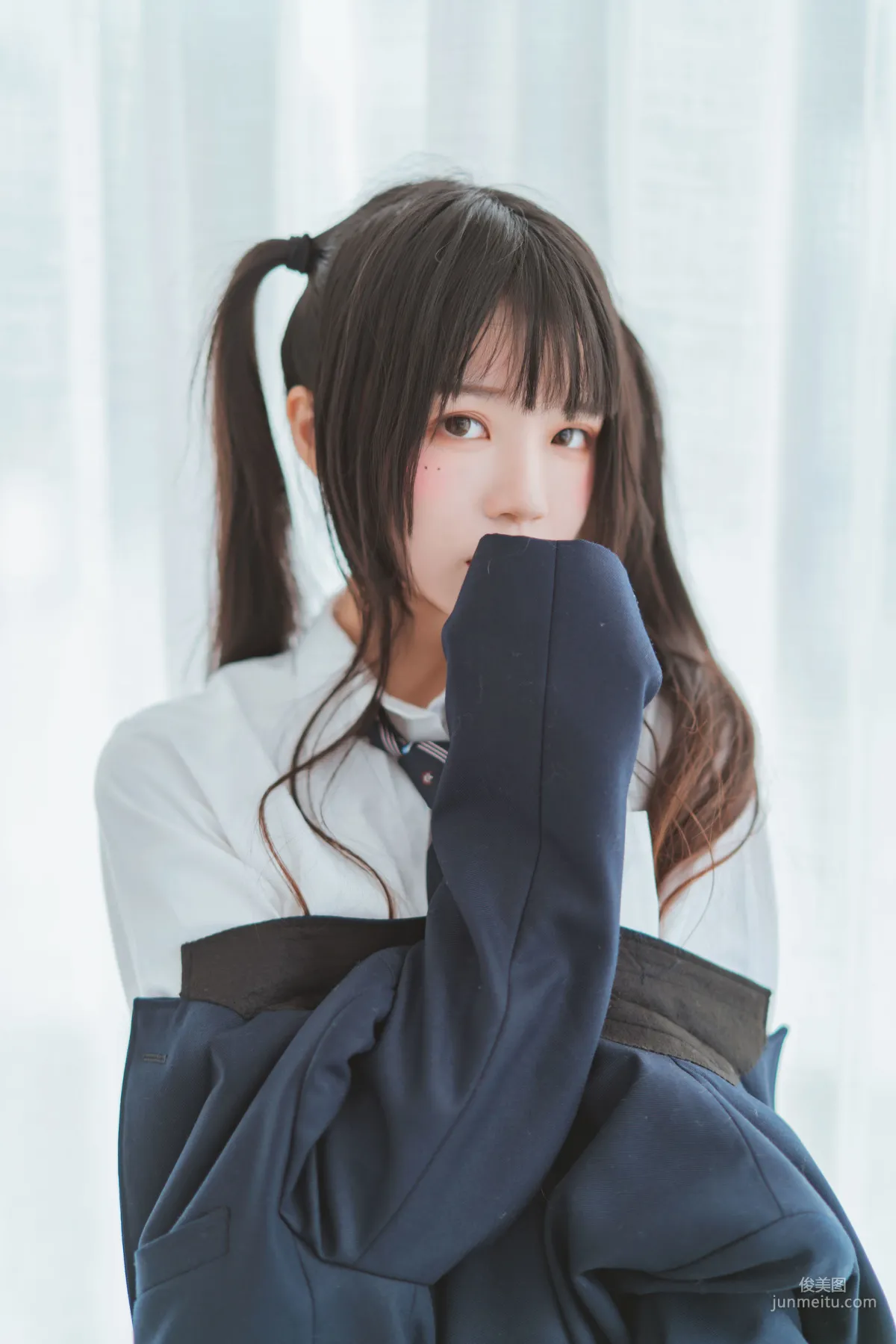 桜桃喵《冬季制服絲秀》 [COSPLAY美女] 寫真集 11