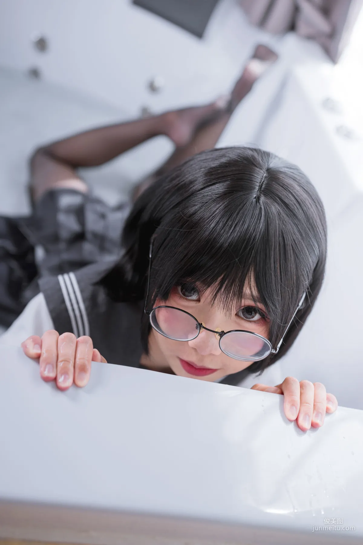 面餅仙兒《腦内少女 黑絲JK》 [福利COSPLAY] 寫真集 16
