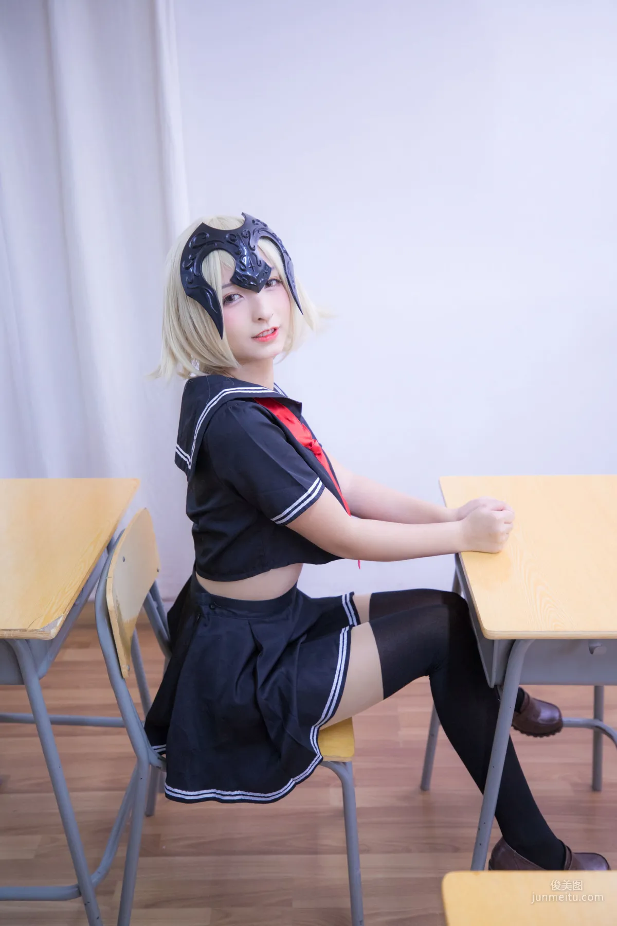 神楽坂真冬《放課後》 [蘿莉COSPLAY] 寫真集 81