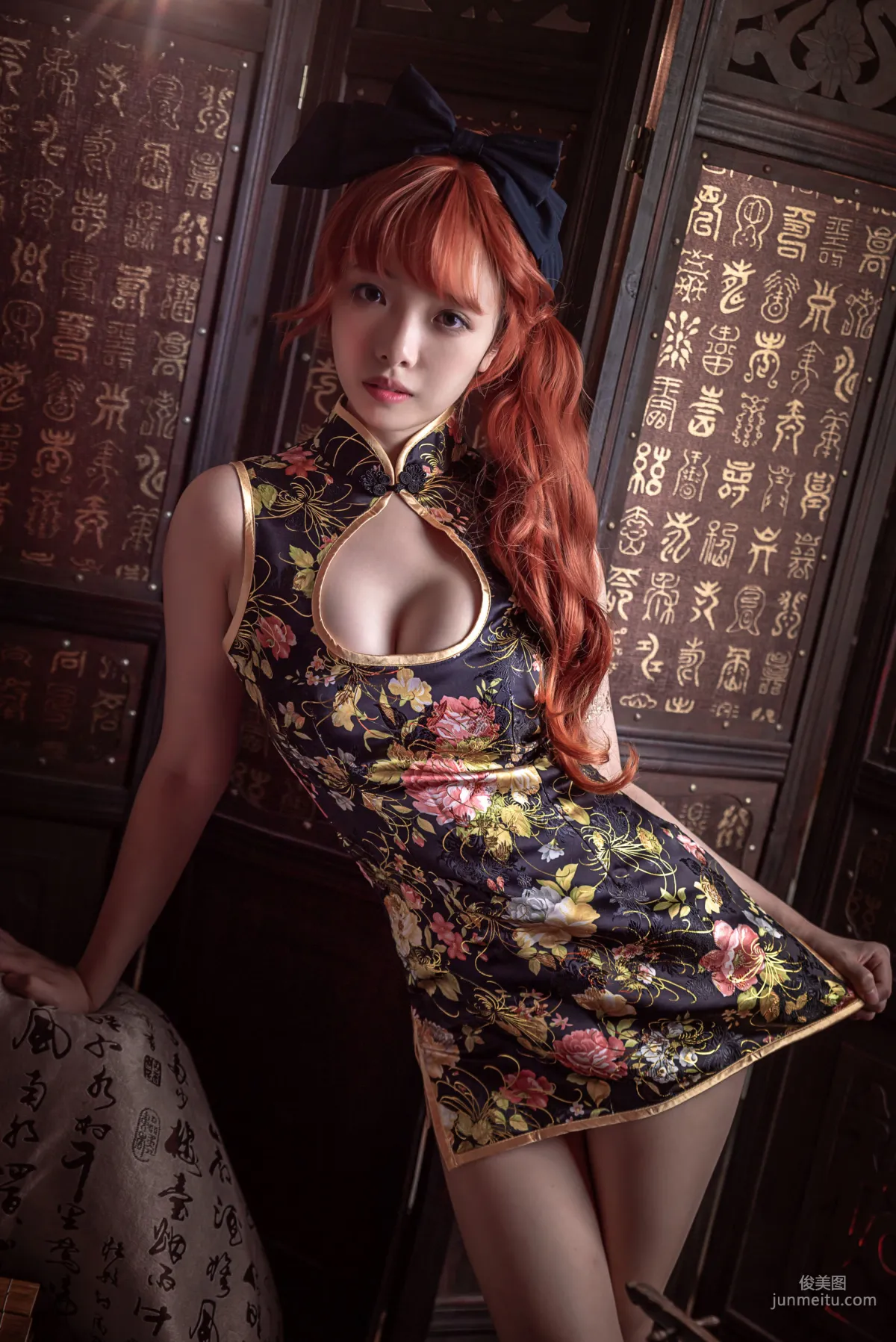 雯妹 《低胸裸足》 [COSPLAY福利] 寫真集 10