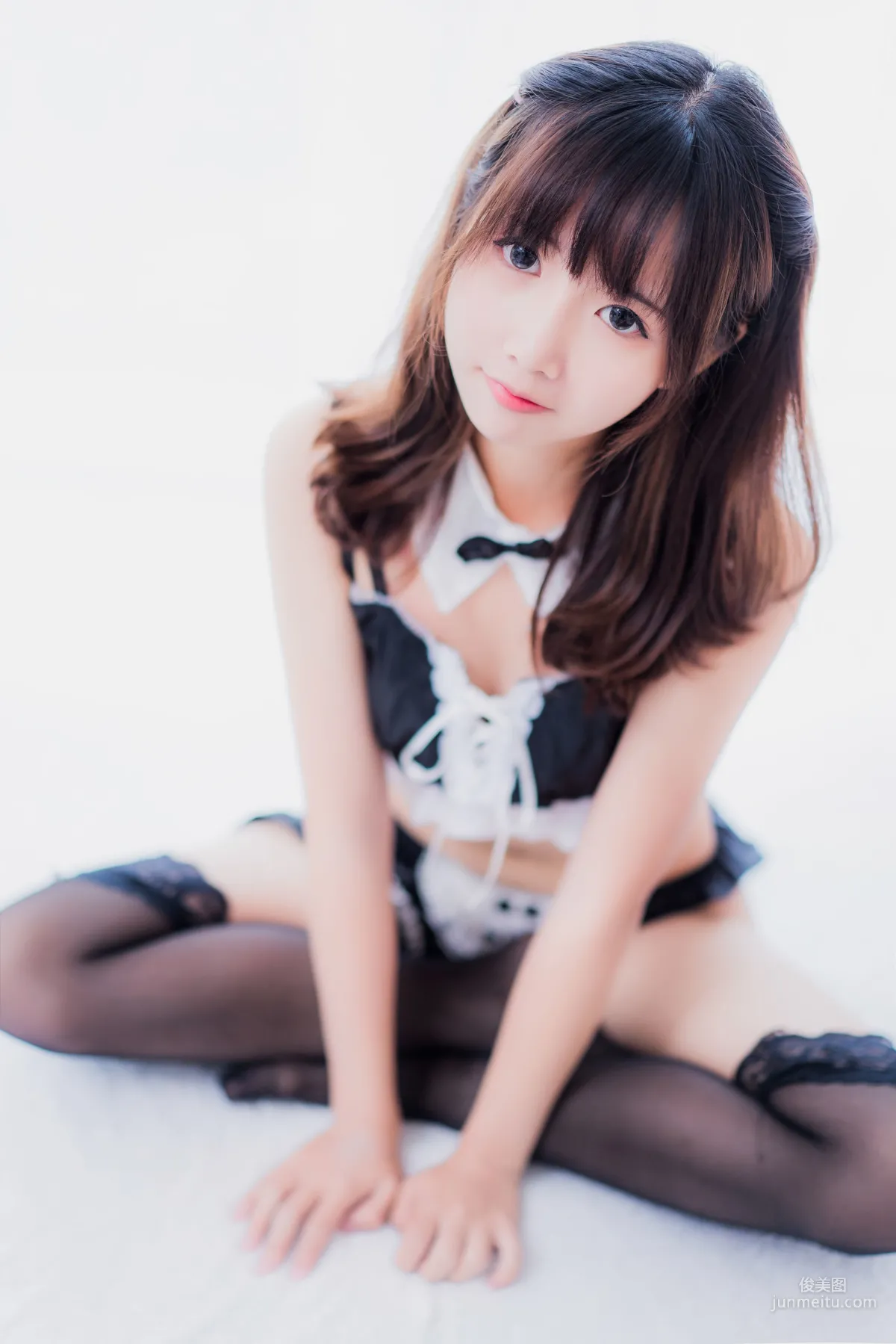 面饼仙儿《黑丝女仆私房》 [福利COSPLAY] 写真集19