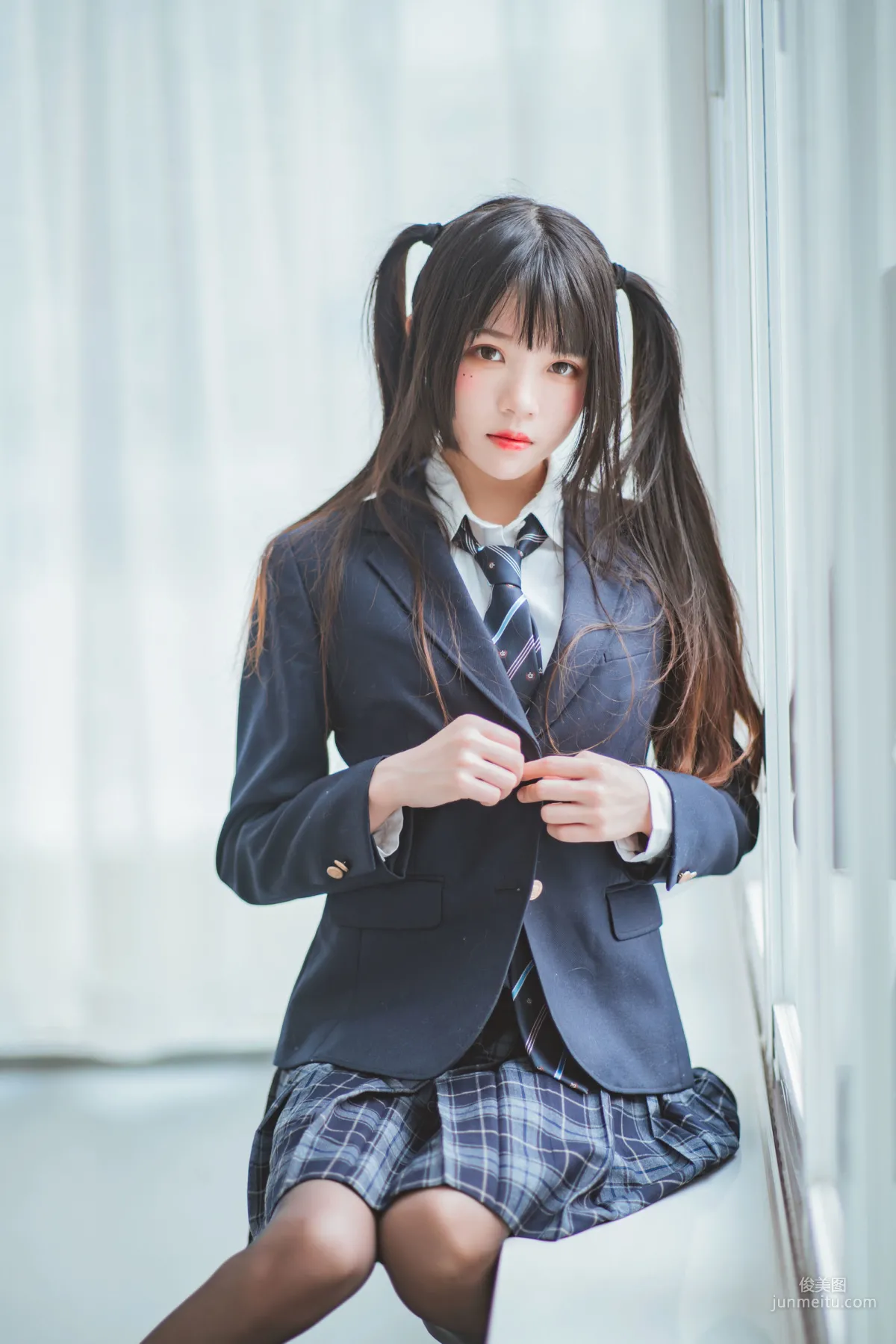 桜桃喵《冬季制服絲秀》 [COSPLAY美女] 寫真集 23