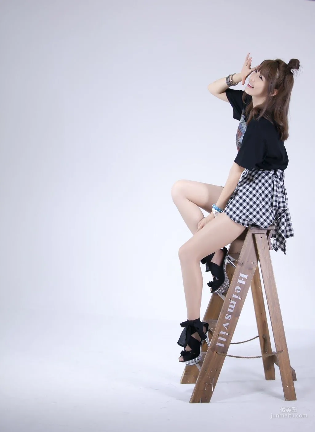 [韓國美女] 李恩慧《丸子頭俏皮風棚拍》 寫真集 22