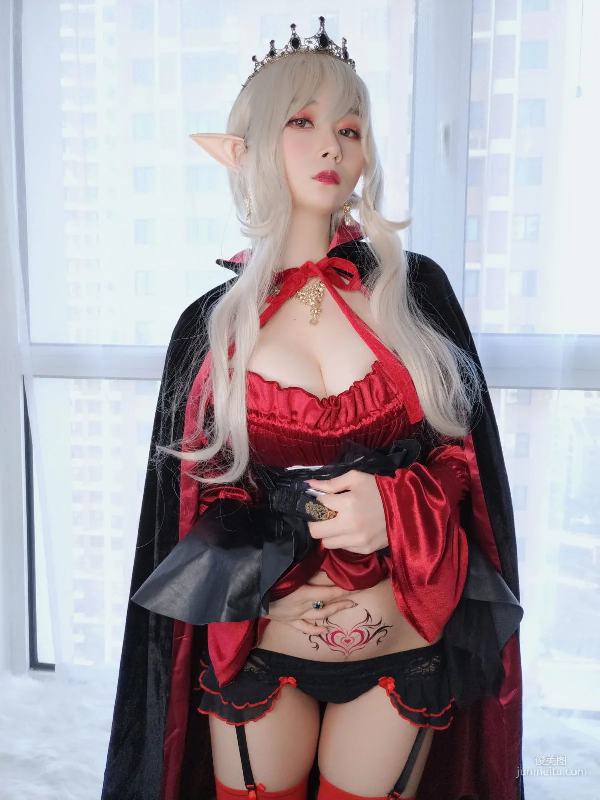 COSER白銀81《皇家吸血鬼》 [COSPLAY少女] 寫真集 32