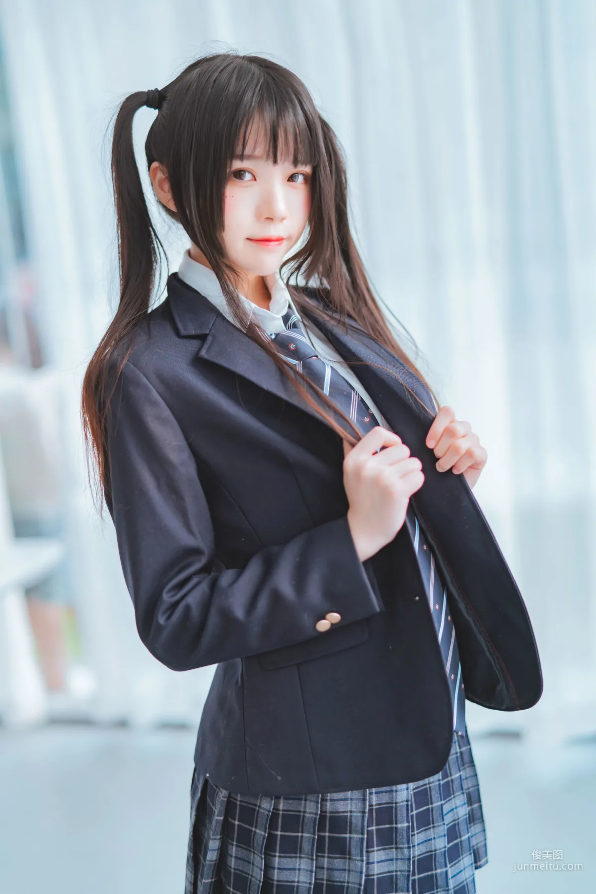 桜桃喵《冬季制服絲秀》 [COSPLAY美女] 寫真集 15