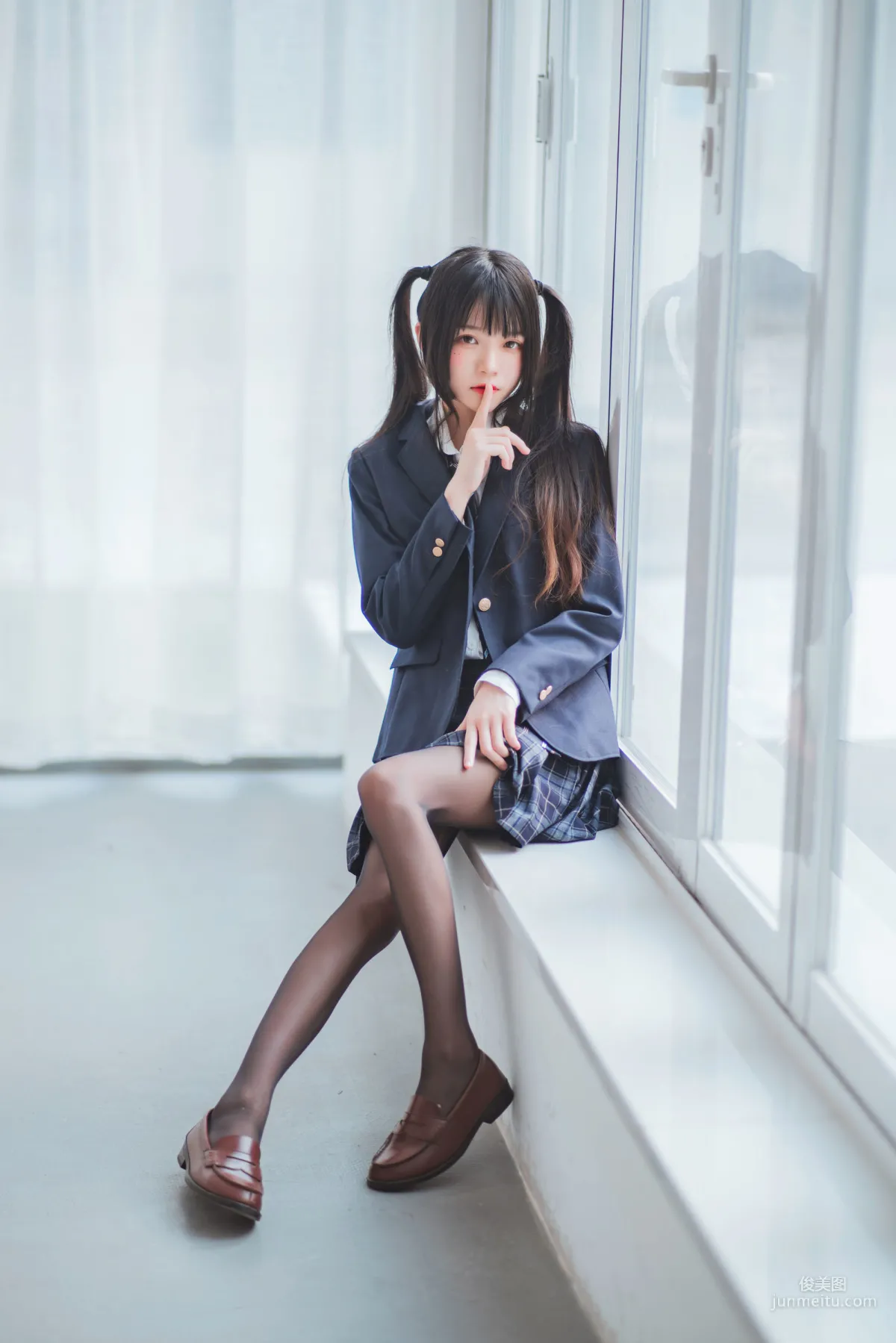 桜桃喵《冬季制服絲秀》 [COSPLAY美女] 寫真集 20