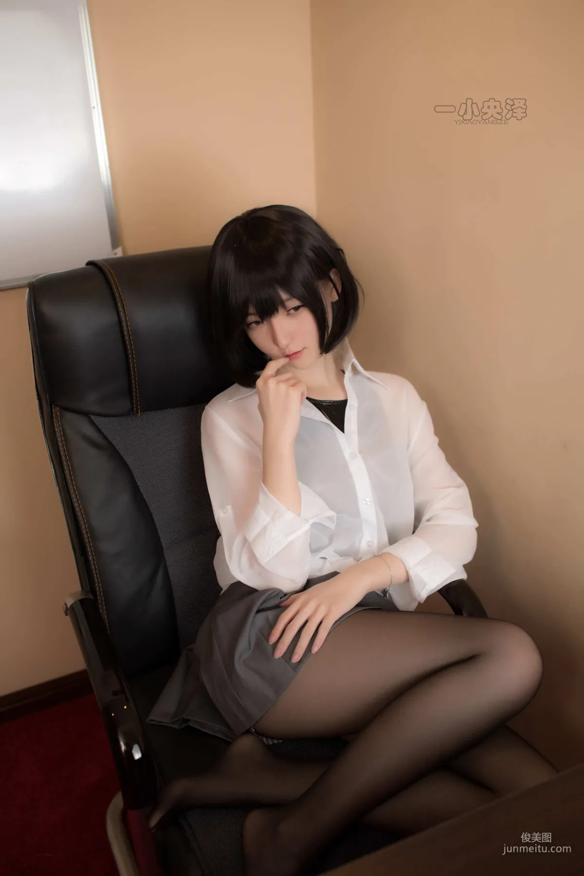 一小央泽《黑丝》 [COSPLAY美女] 写真集1
