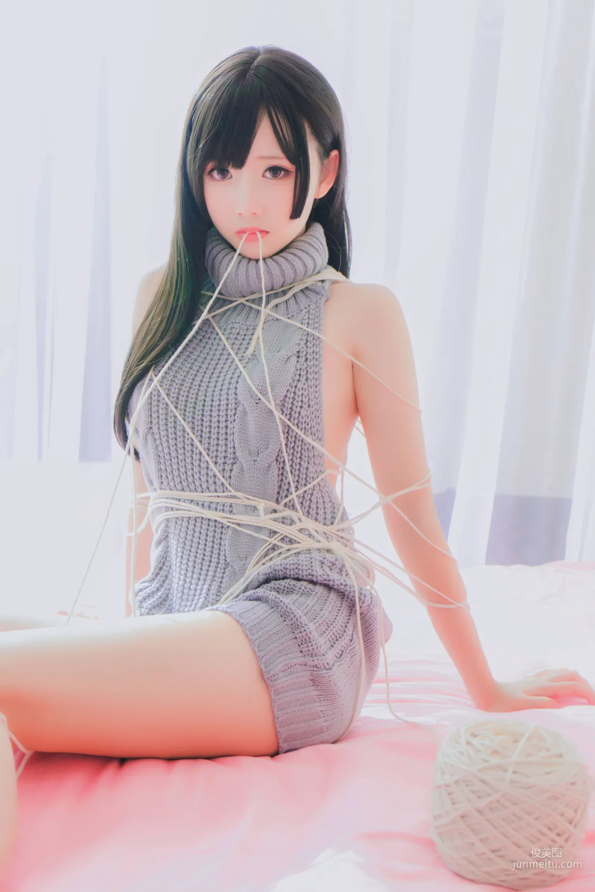 面饼仙儿《露背毛衣！！》 [福利COSPLAY] 写真集37