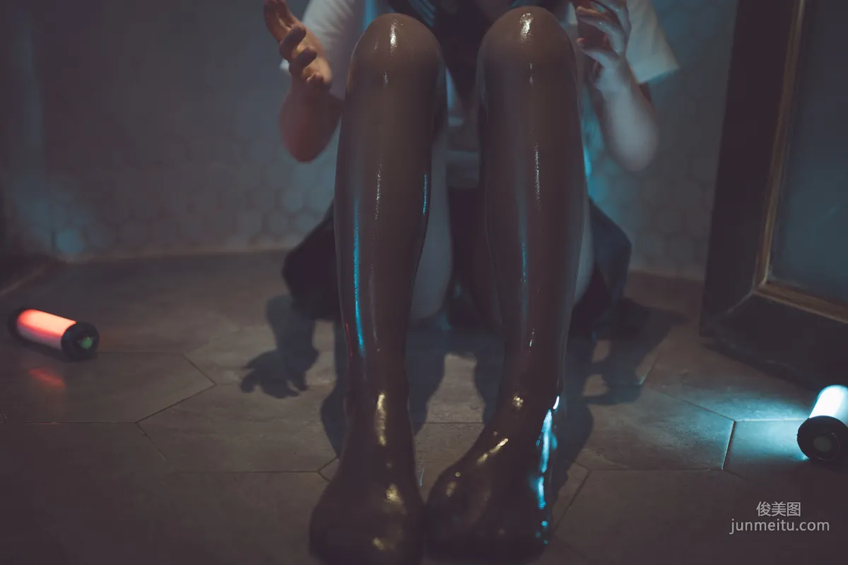 面餅仙兒《腦内少女 浴缸黑絲》 [COSPLAY美女] 寫真集 13