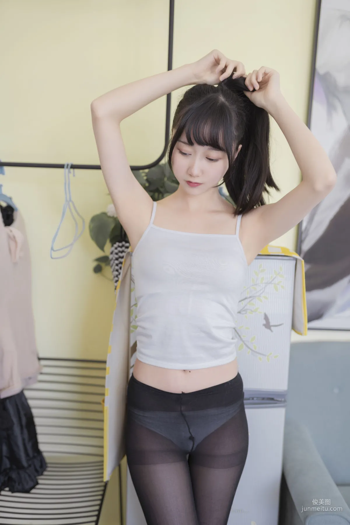 木綿綿OwO《背心黑絲居家》 [COSER美女] 寫真集 7