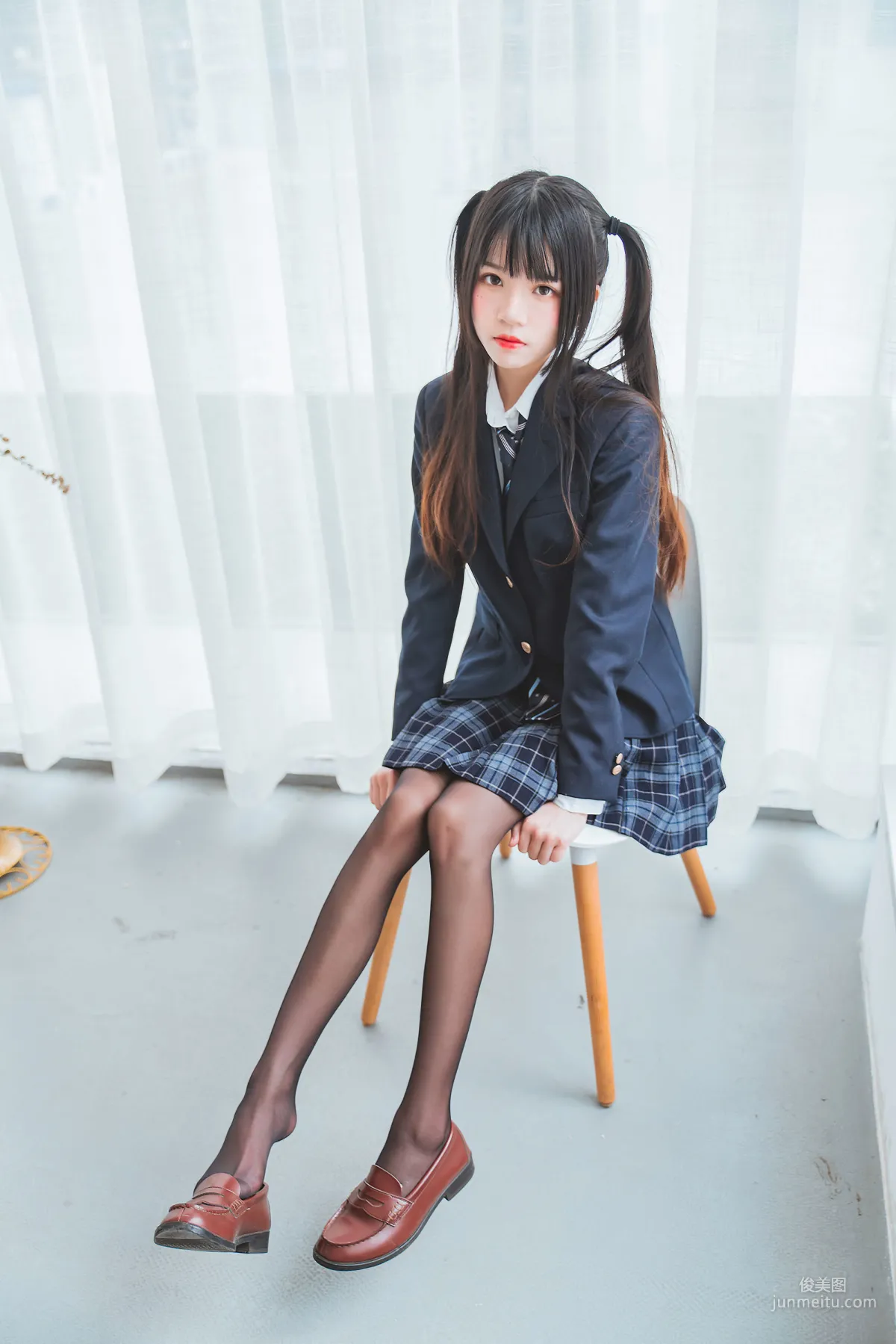 桜桃喵《冬季制服絲秀》 [COSPLAY美女] 寫真集 28