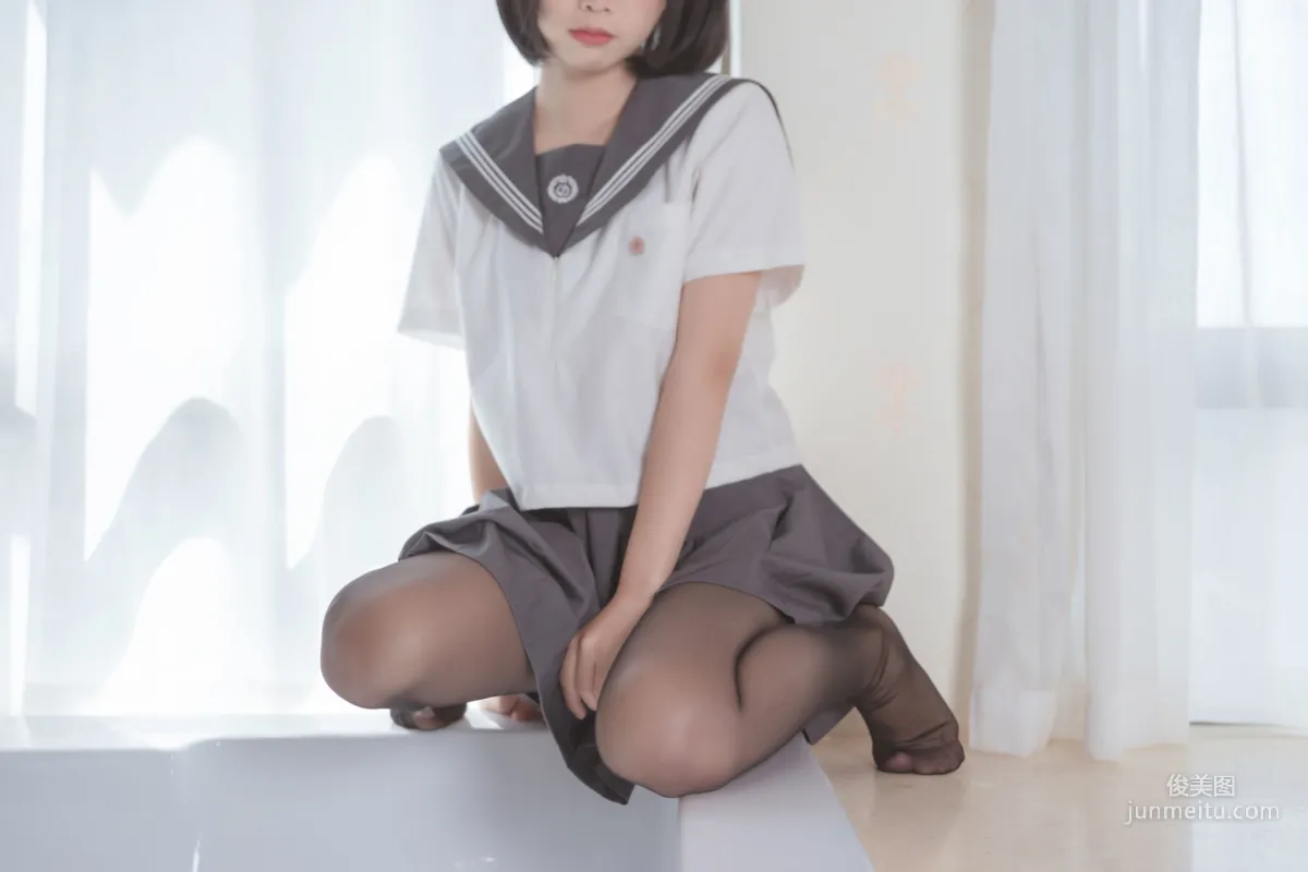 面饼仙儿《脑内少女 黑丝JK》 [福利COSPLAY] 写真集9
