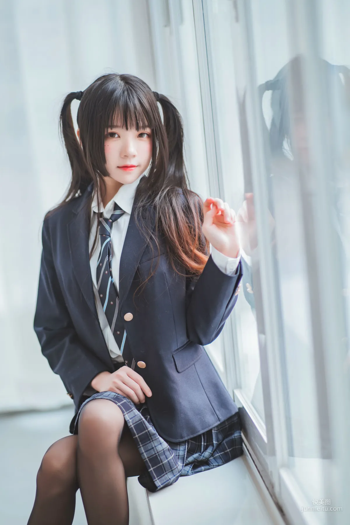 桜桃喵《冬季制服絲秀》 [COSPLAY美女] 寫真集 19