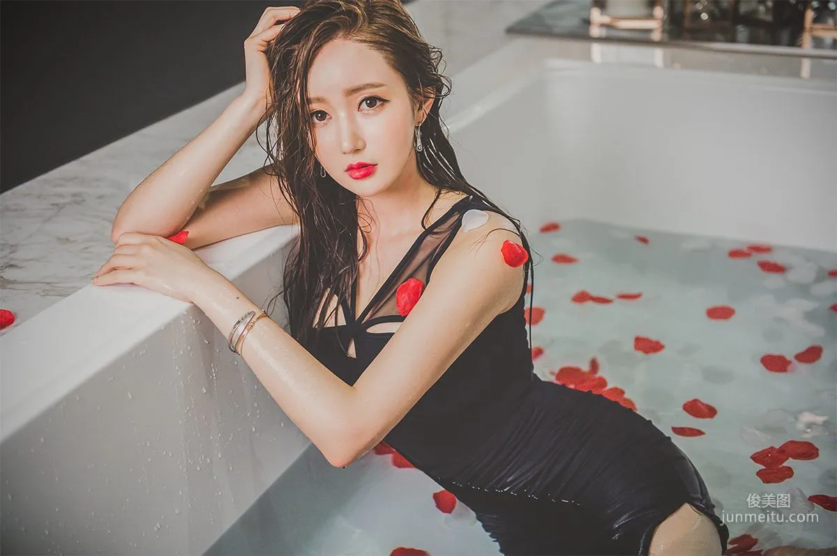 李妍靜《絕美氣質女神5》韓國美女寫真集 35