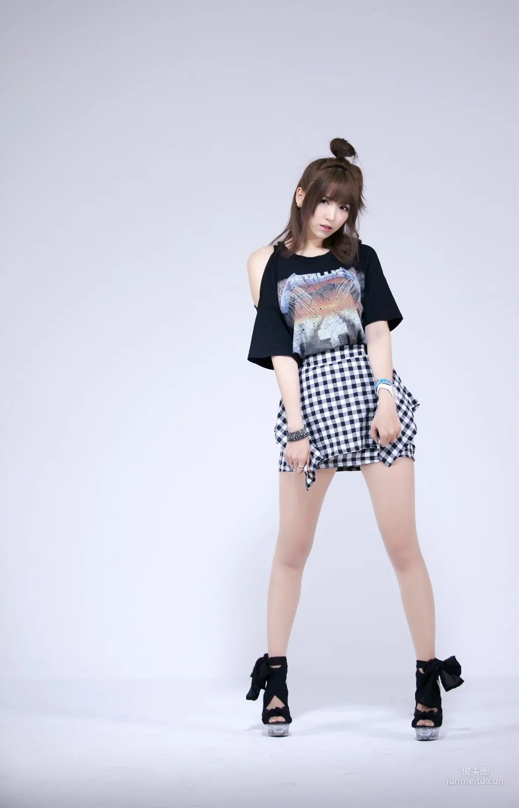 [韓國美女] 李恩慧《丸子頭俏皮風棚拍》 寫真集 30