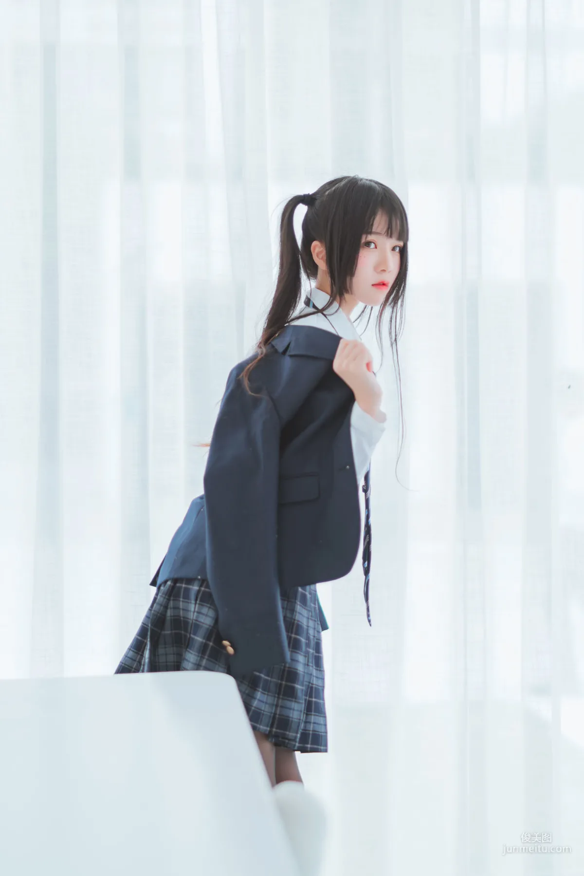 桜桃喵《冬季制服絲秀》 [COSPLAY美女] 寫真集 8