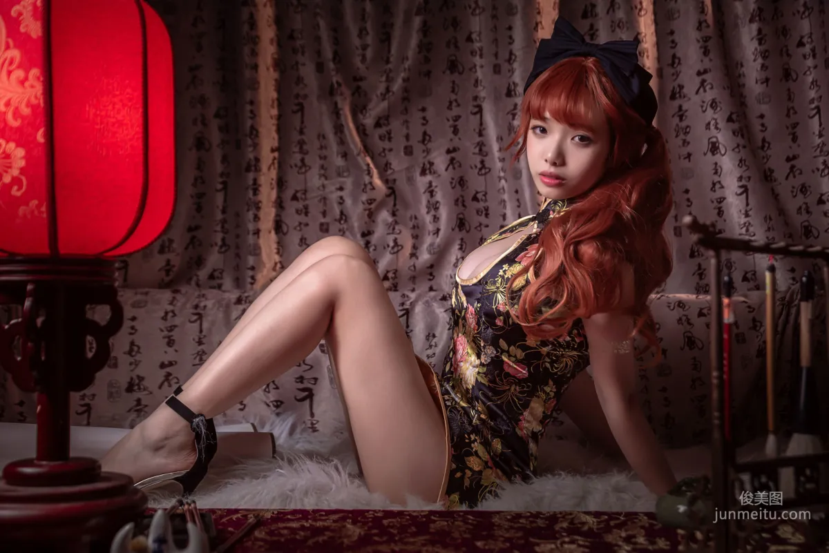 雯妹 《低胸裸足》 [COSPLAY福利] 寫真集 8