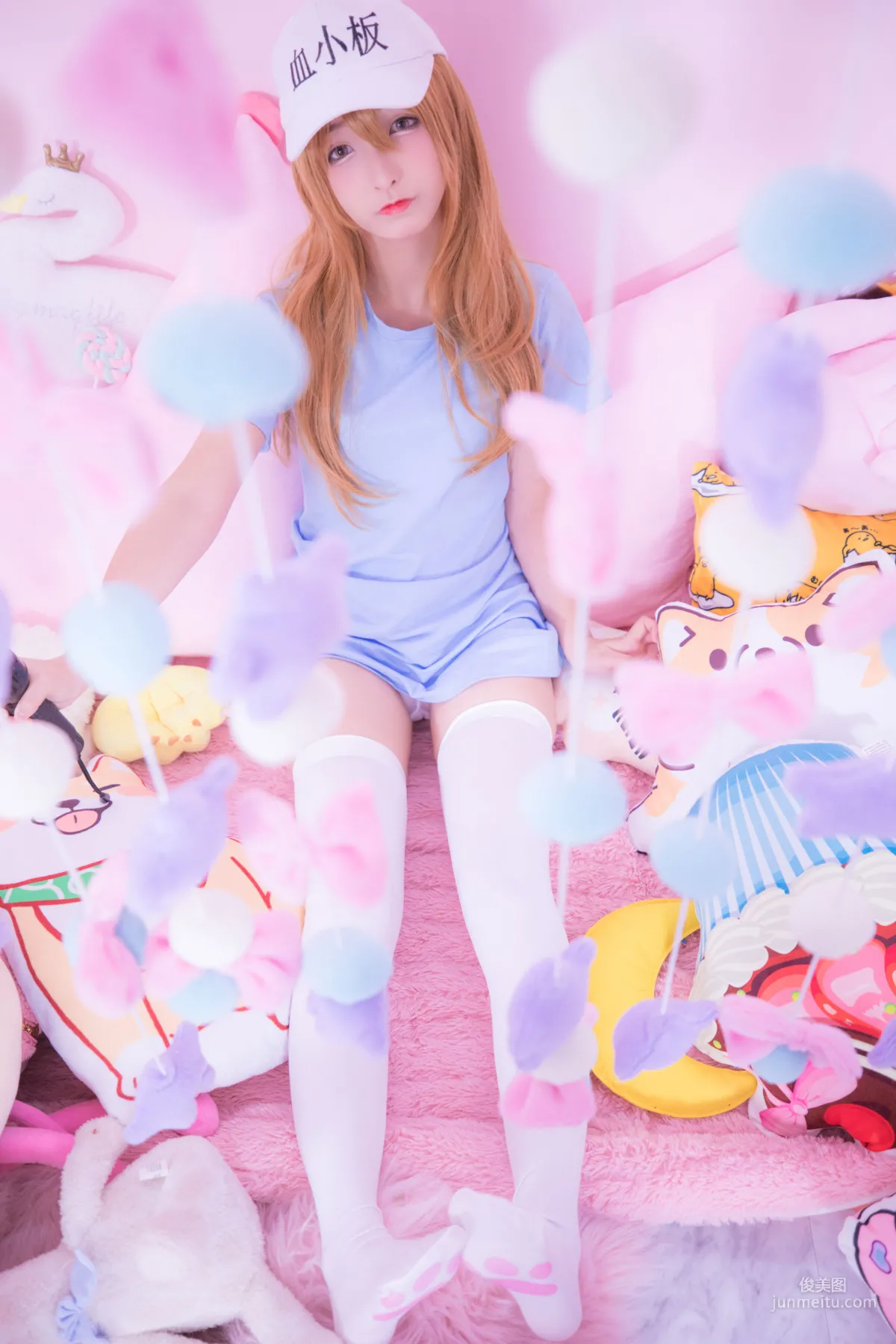神楽坂真冬《血小闆》 [COSPLAY少女] 寫真集 32