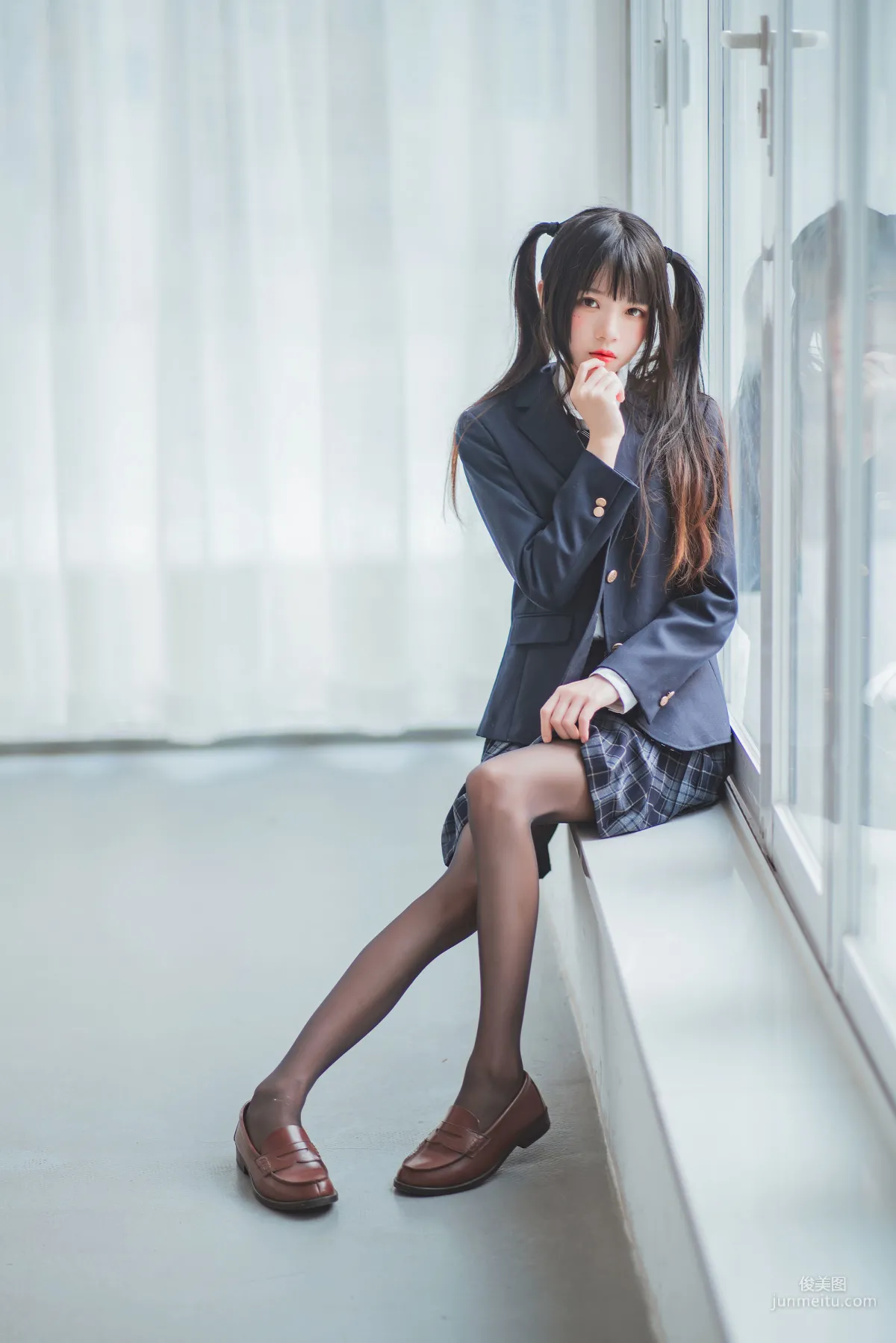 桜桃喵《冬季制服絲秀》 [COSPLAY美女] 寫真集 21