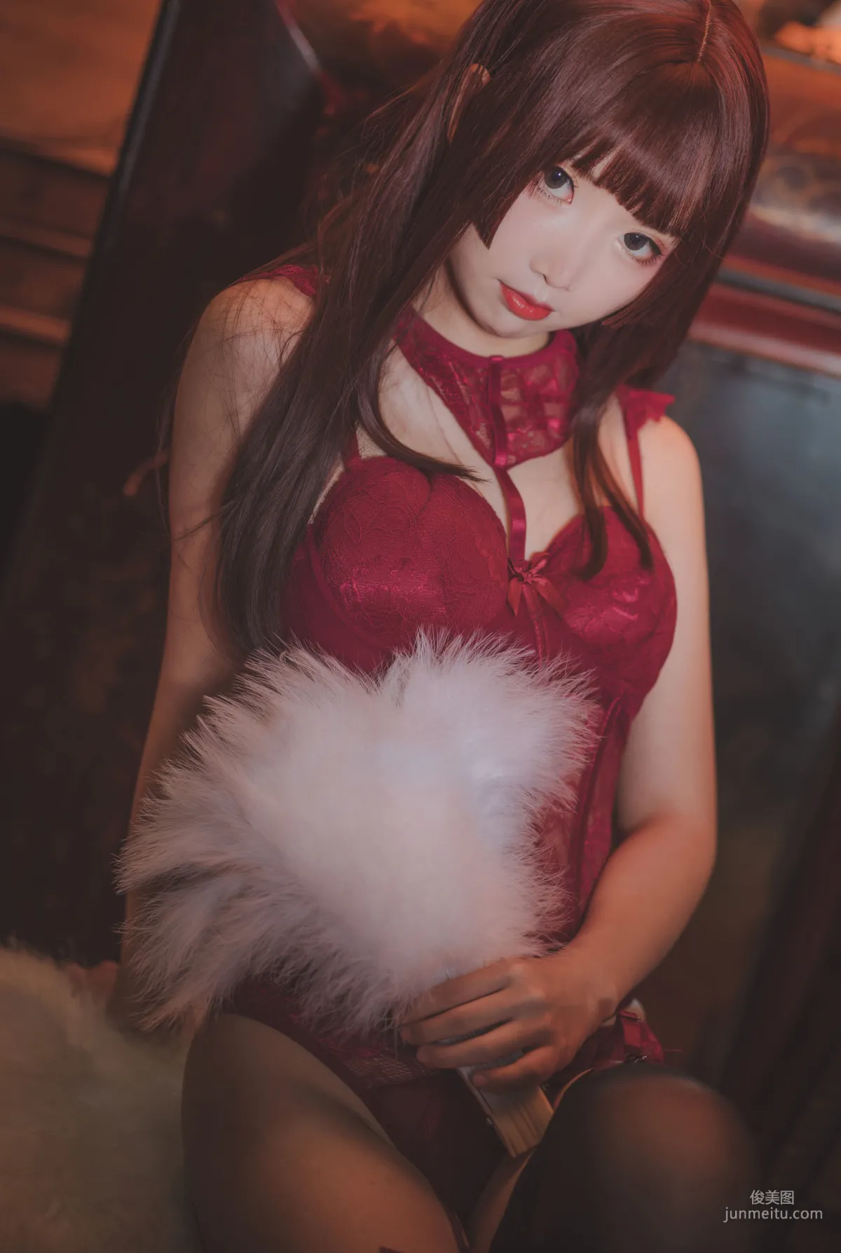 面餅仙兒《腦内少女+紅色束衣》 [福利COSPLAY] 寫真集 11