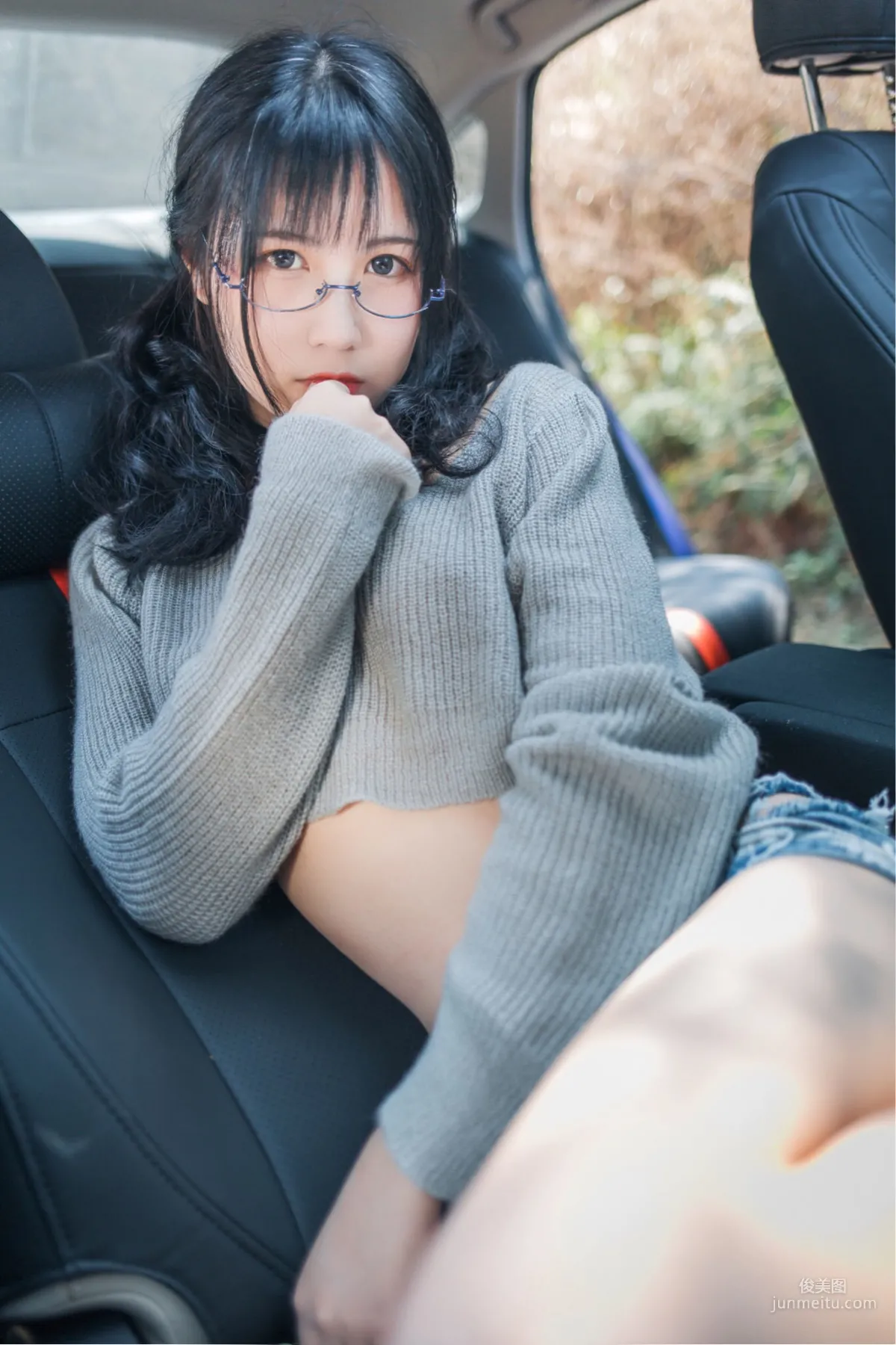 逐月su《車内篇》 [COSPLAY美少女] 寫真集 10