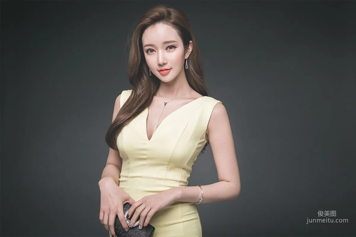 李妍靜《韓國網紅服裝模特2》寫真集 79