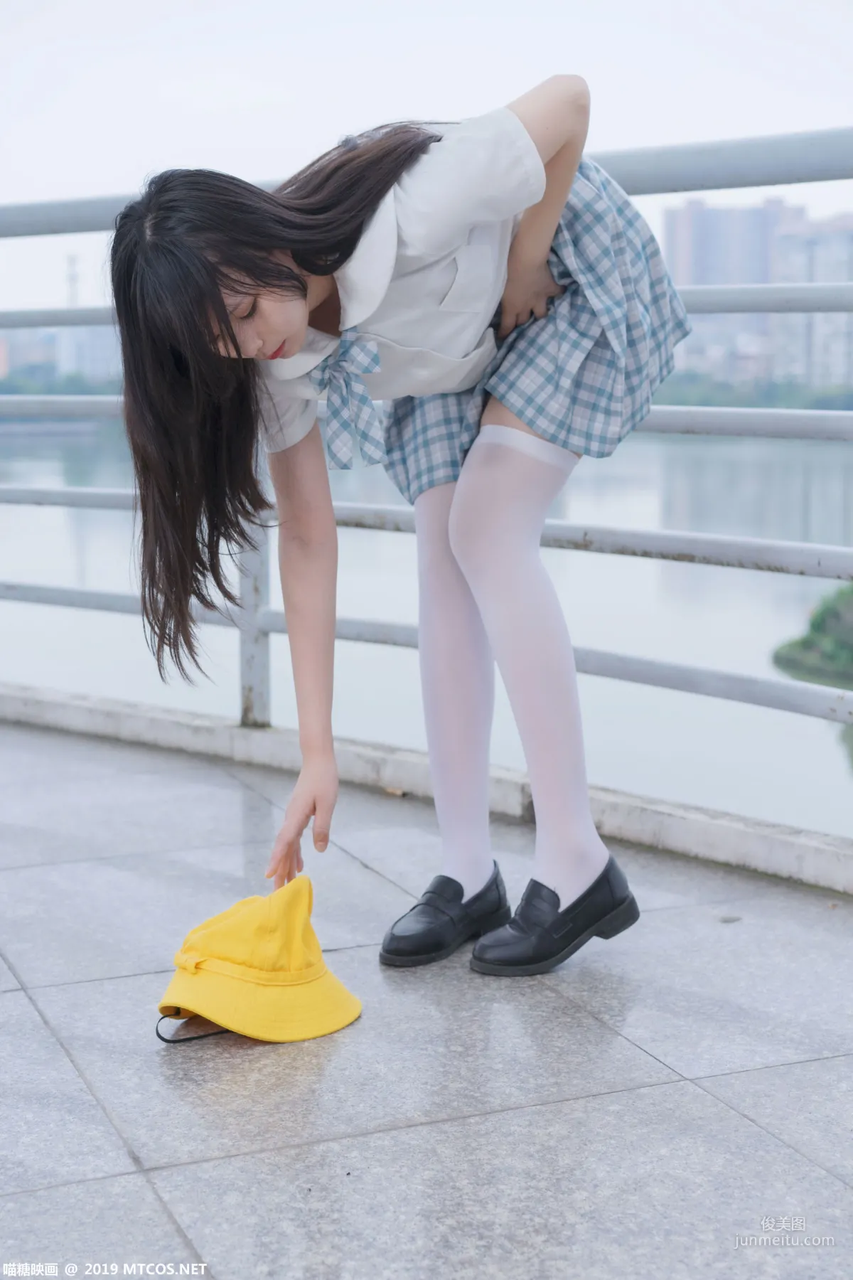 《白丝格子裙少女》 [喵糖映画] VOL.015 写真集2