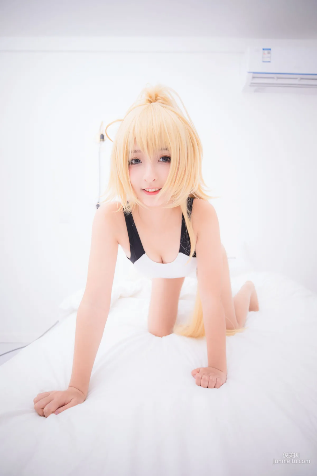 神楽坂真冬《貞德泳裝》 [COSPLAY少女] 寫真集 32
