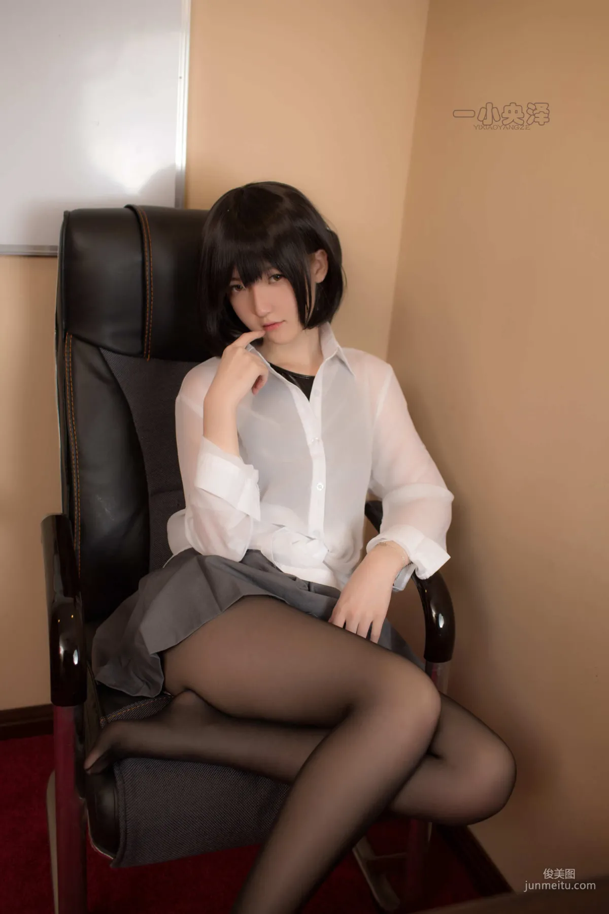 一小央澤《黑絲》 [COSPLAY美女] 寫真集 12