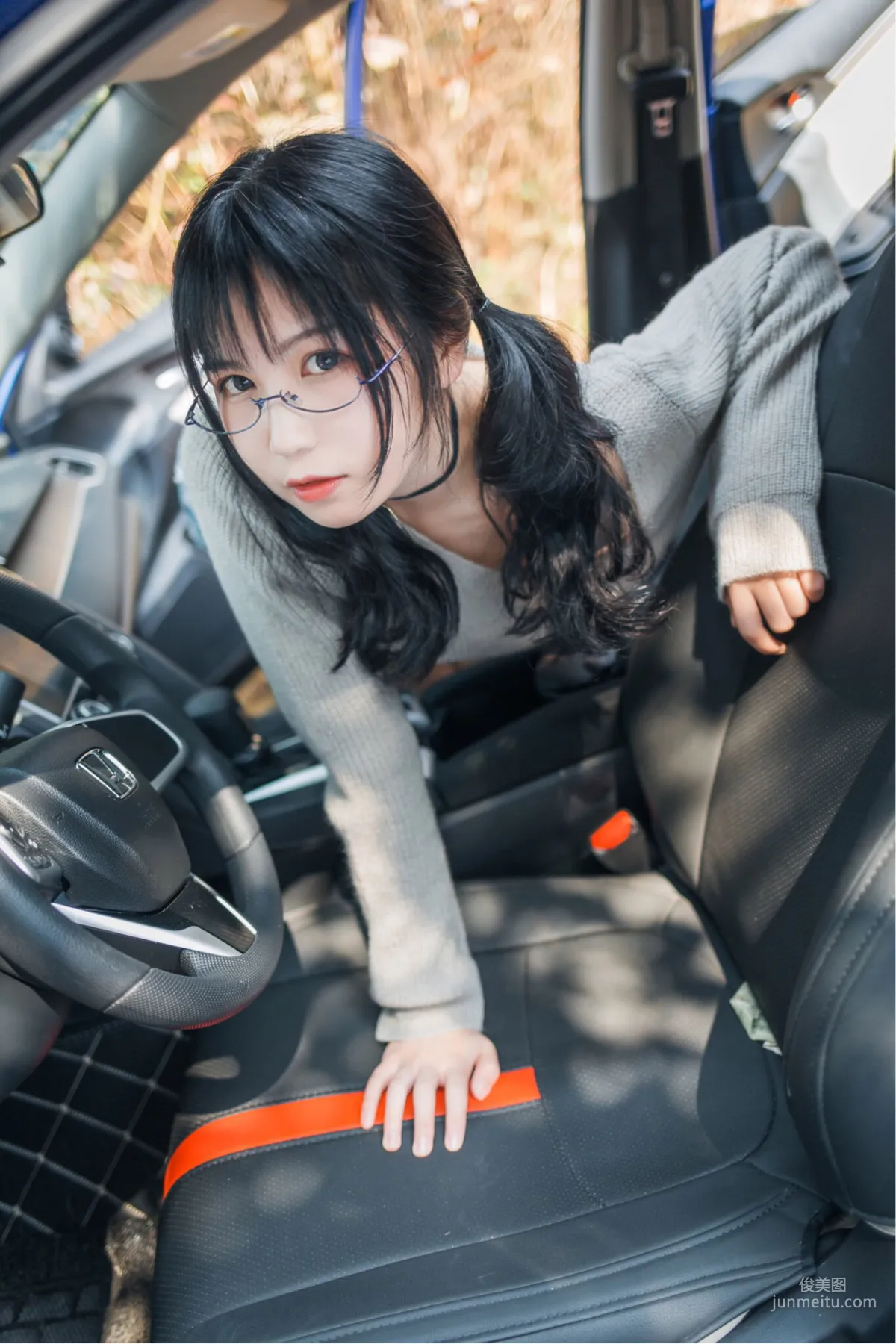 逐月su《車内篇》 [COSPLAY美少女] 寫真集 13
