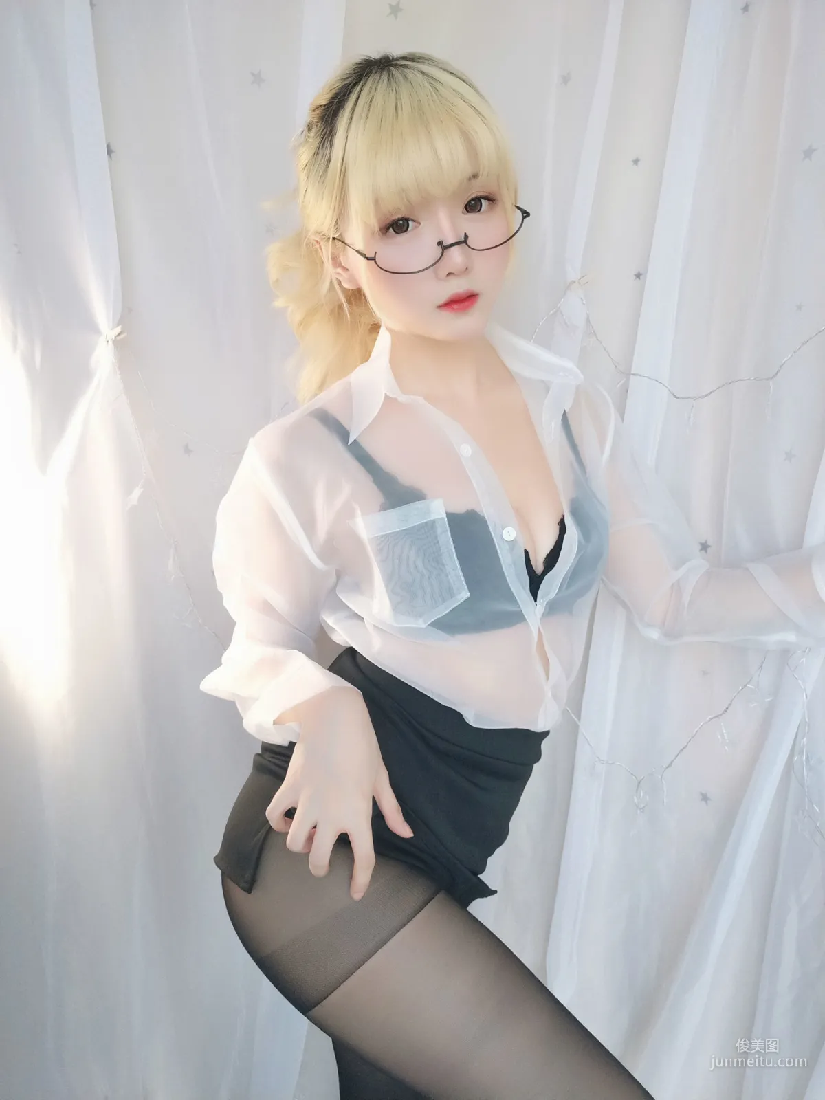 星之遲遲 《今晚加班包》 [福利COSPLAY] 寫真集 10