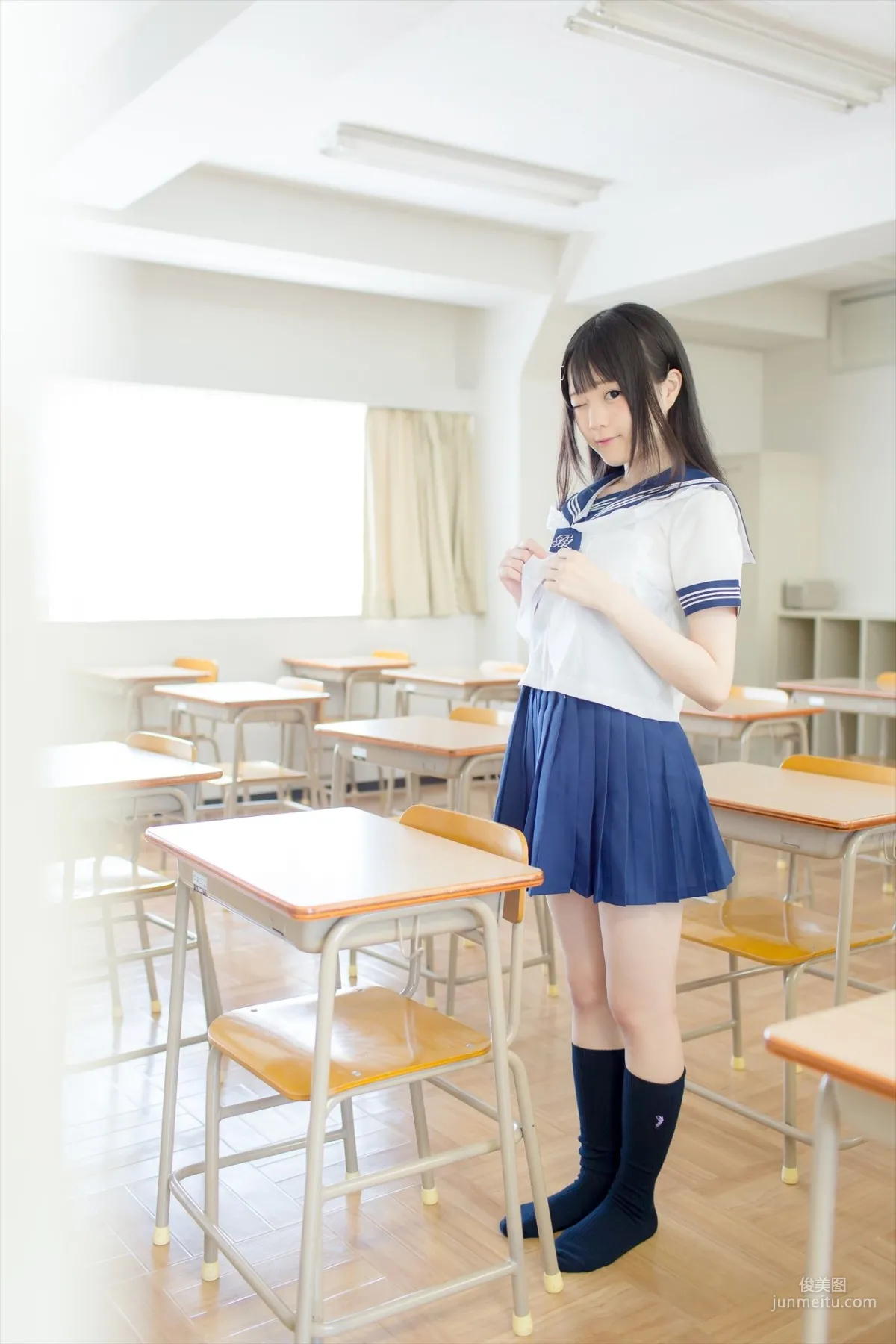 まきろん。《君夏 - 君と僕の夏休み》 紺スク 写真集19