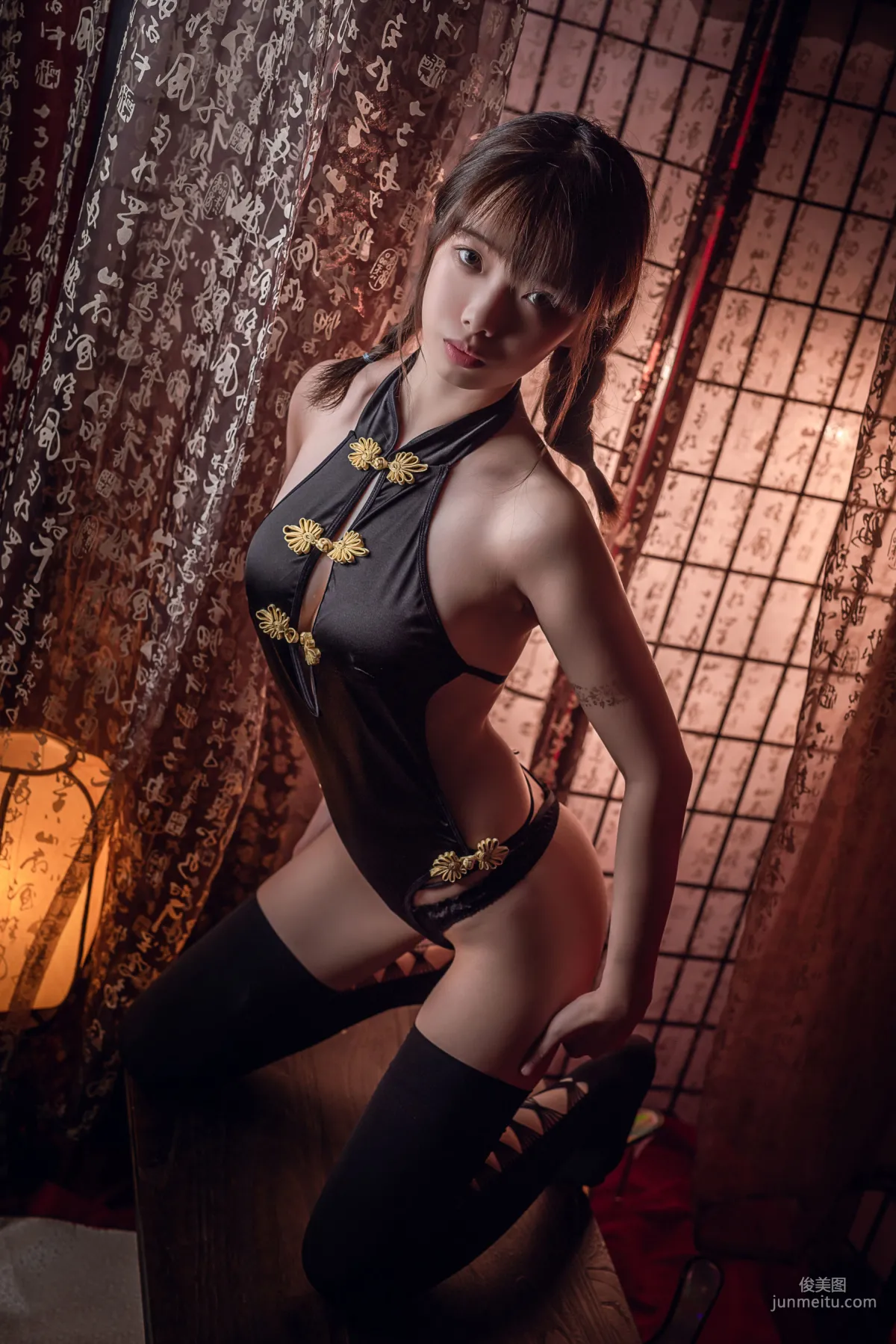 雯妹《黑絲肚兜》 [COSPLAY福利] 寫真集 11
