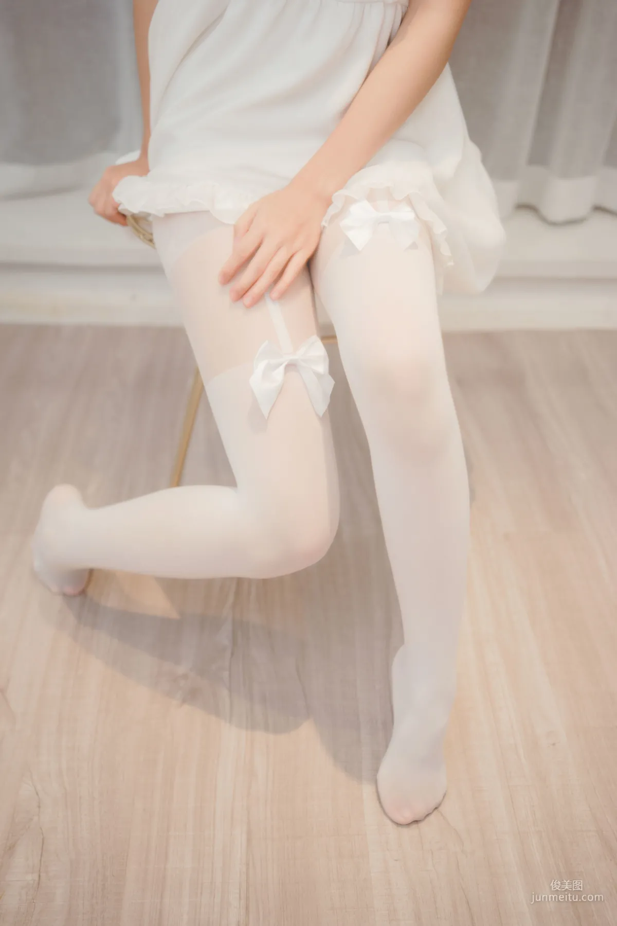 面餅仙兒 《白色空間》 [福利COSPLAY] 寫真集 2
