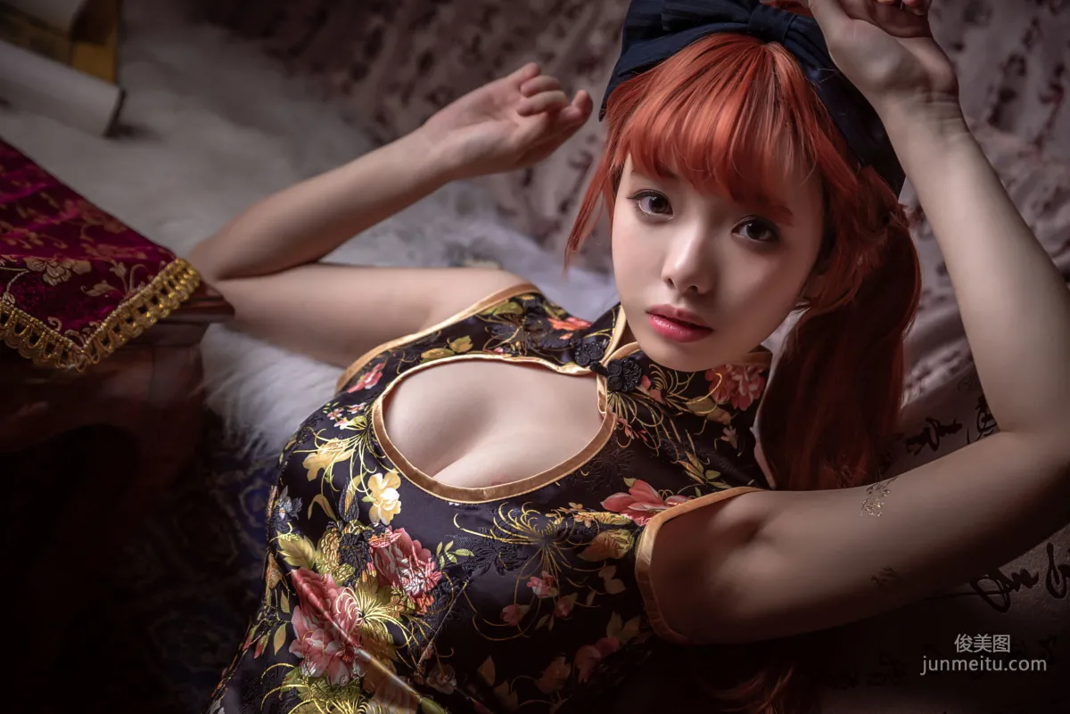 雯妹 《低胸裸足》 [COSPLAY福利] 寫真集 14