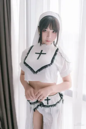COSER抱走莫子aa《純白修女》 [COSPLAY美女] 寫真集