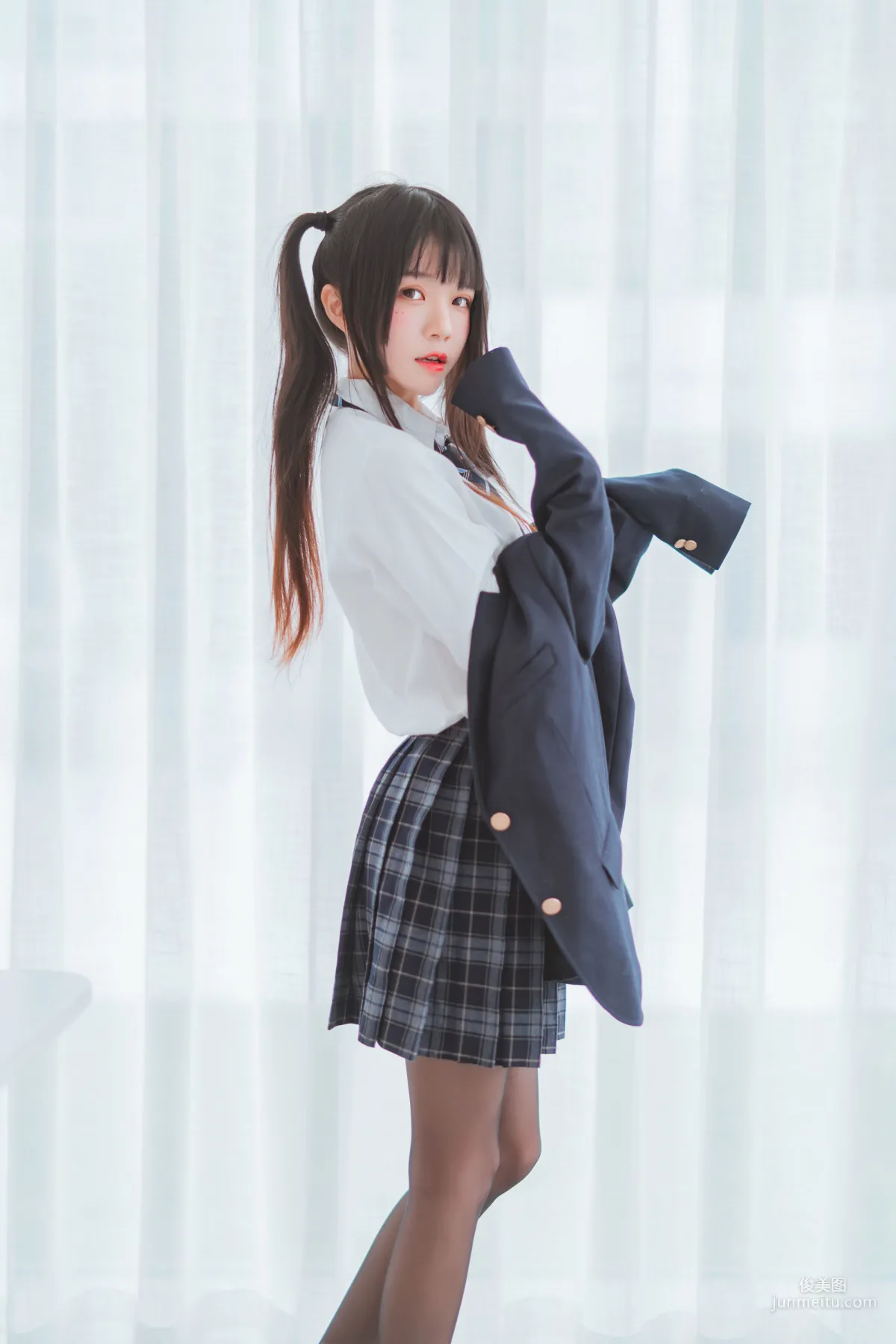 桜桃喵《冬季制服絲秀》 [COSPLAY美女] 寫真集 12