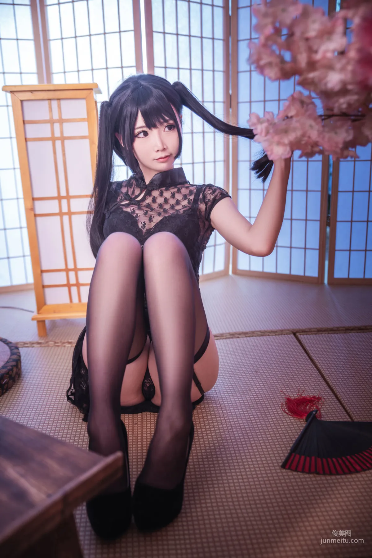 面餅仙兒《黑絲情趣旗袍》 [福利COSPLAY] 寫真集 7