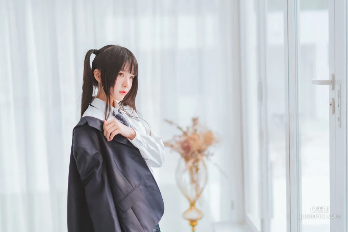 桜桃喵《冬季制服絲秀》 [COSPLAY美女] 寫真集 13